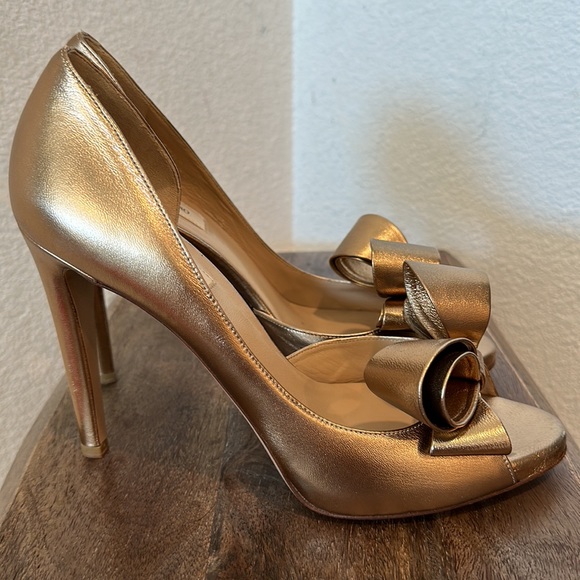 VALENTINO GARAVANI D'Orsay Bow Gold Metallic Open Toe Pumps Size 401/2 US 91/2 - Picture 5 of 13
